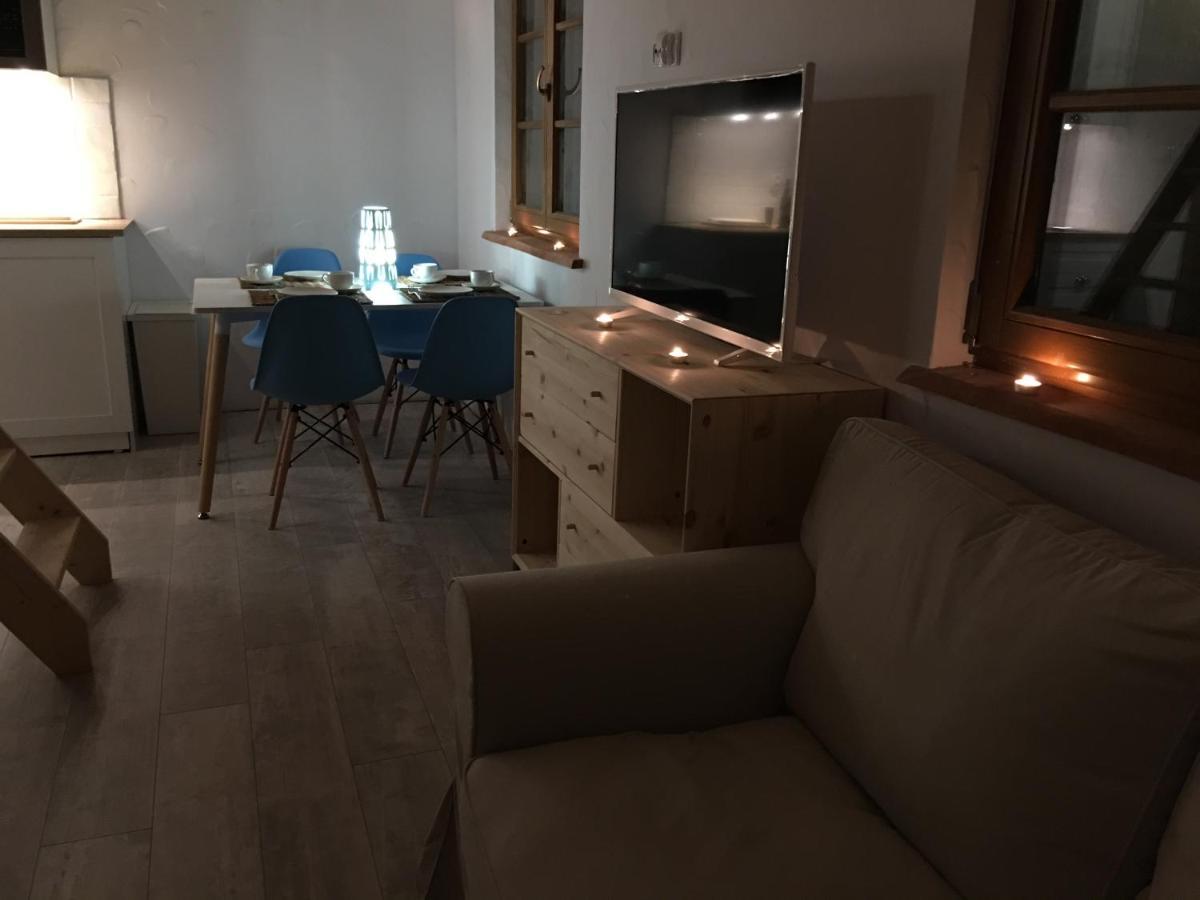 Dom Majowka I Apartamenty Bartoszowka I Michalowka Karwienskie Bloto Drugie Exteriör bild